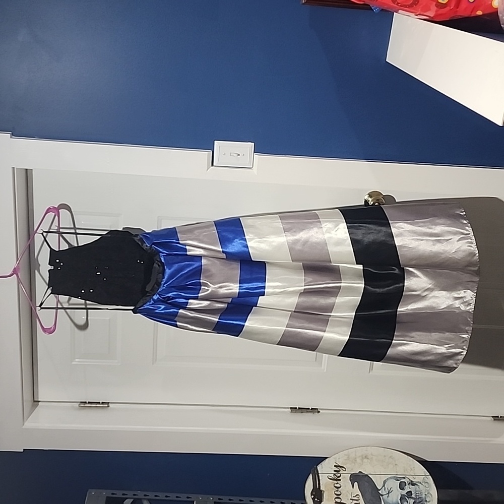 2 Piece formal dress WITH POCKETS! Silver, black, blue and white.